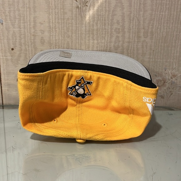 Pittsburgh Penguins 2024 Adidas Flexfit Hat S/M-New - Picture 2 of 3